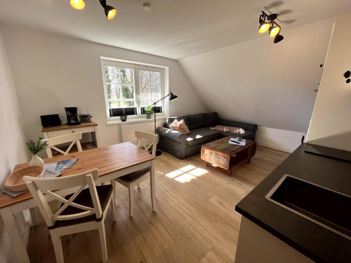 Ferienwohnung Lasse In Wieck Ngoại thất bức ảnh
