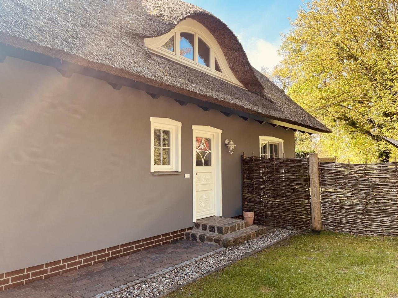 Ferienwohnung Lasse In Wieck Ngoại thất bức ảnh